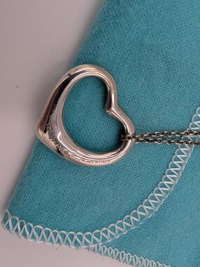Tiffany &Co. Sterling Silver Open Heart Pendant Necklace